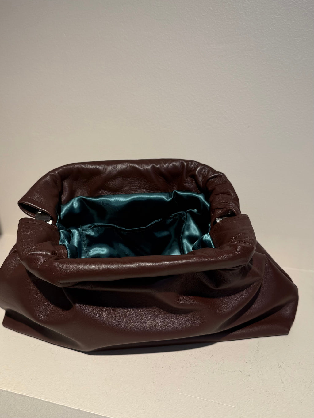 CLUTCH MARIETA BURDEOS