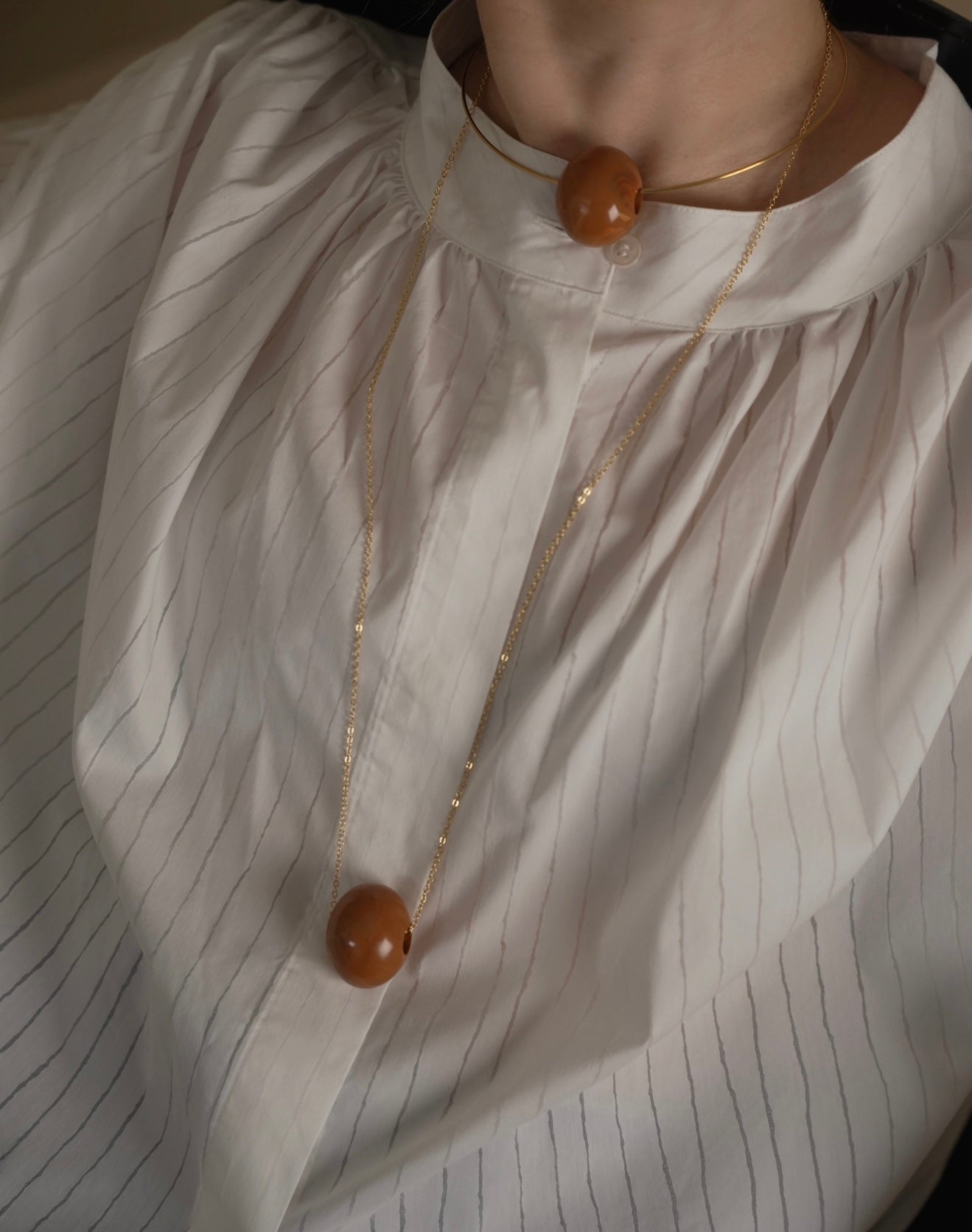 COLLAR LOTA MARTE CAMEL